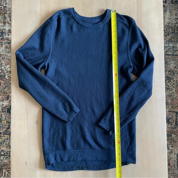 Lululemon Alpine Air Crew True Navy - Picture 9 of 11